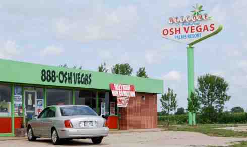 Viva the ever-wishful Osh Vegas Palms RV Resort,  US 41, Exit 116
